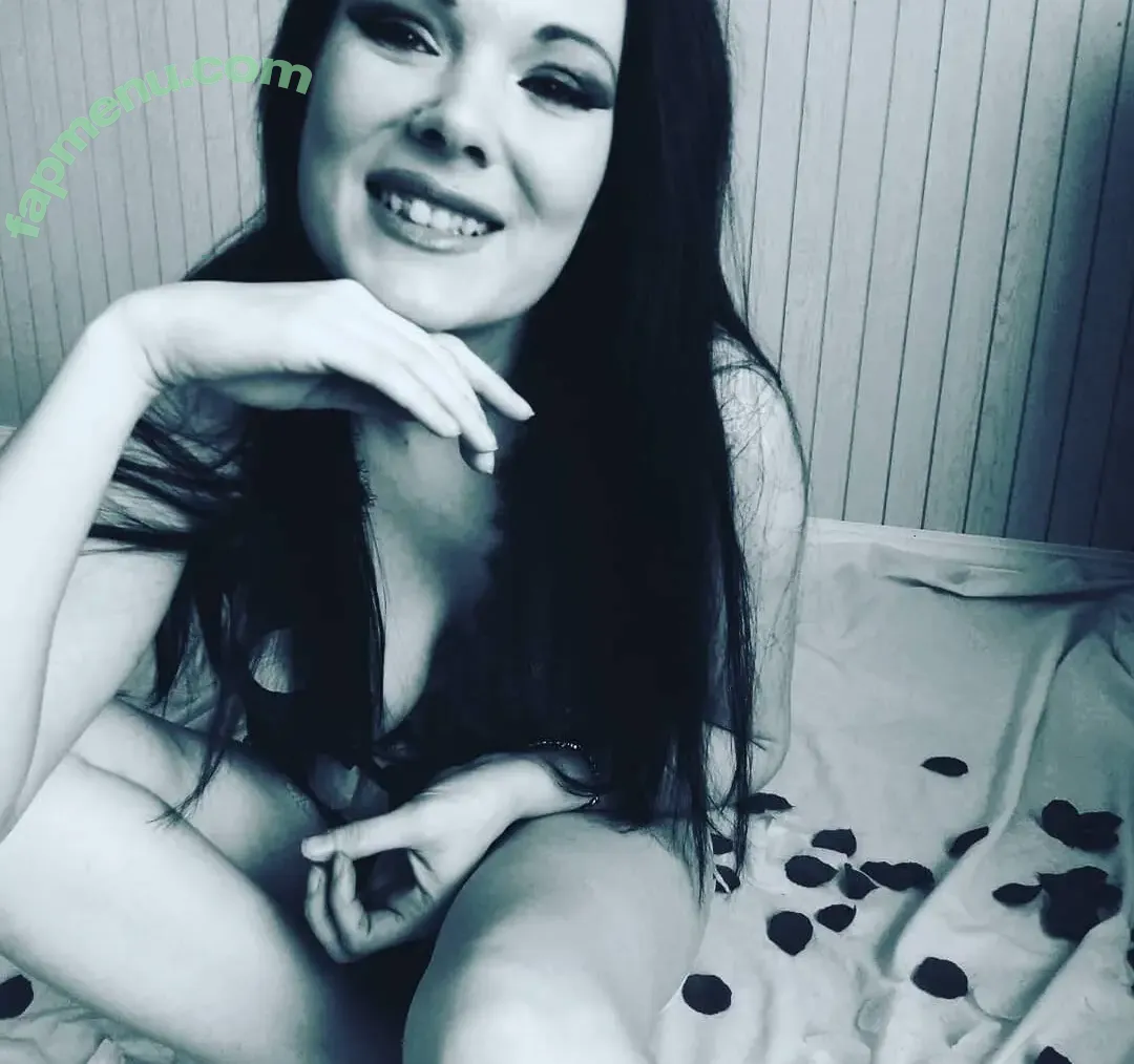 Beautiful Chaos nude photo #0010 (beautiful20chaos / beautiful21chaos)