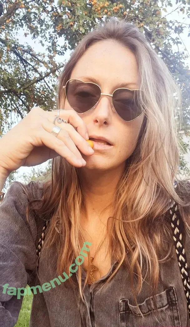 beauty-nature nude photo #0043 (beautiful._.nature22)