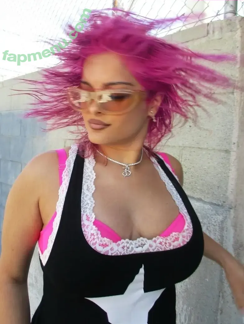 Bebe Rexha nude photo #1008 (beberexha / skylinevexx)