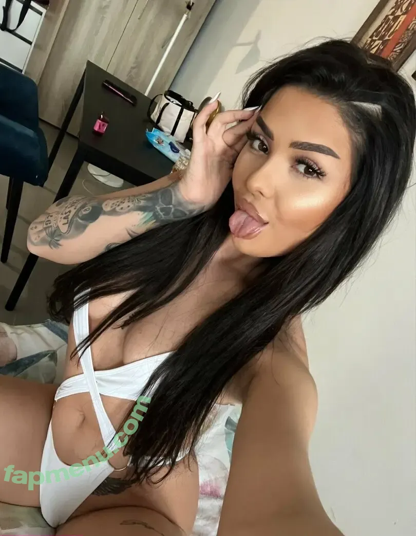 beccabradleyy nude photo #0006 (beccabradleyy)
