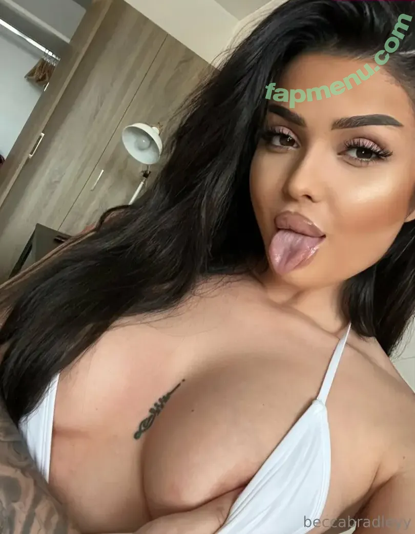 beccabradleyy nude photo #0008 (beccabradleyy)