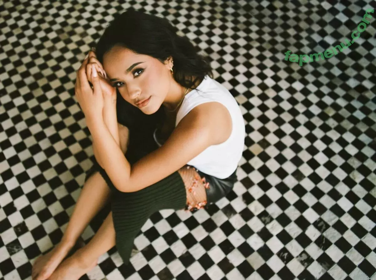 Becky G nude photo #1246 (Reggaeton singer / iambeckyg / missbeckyfeet)