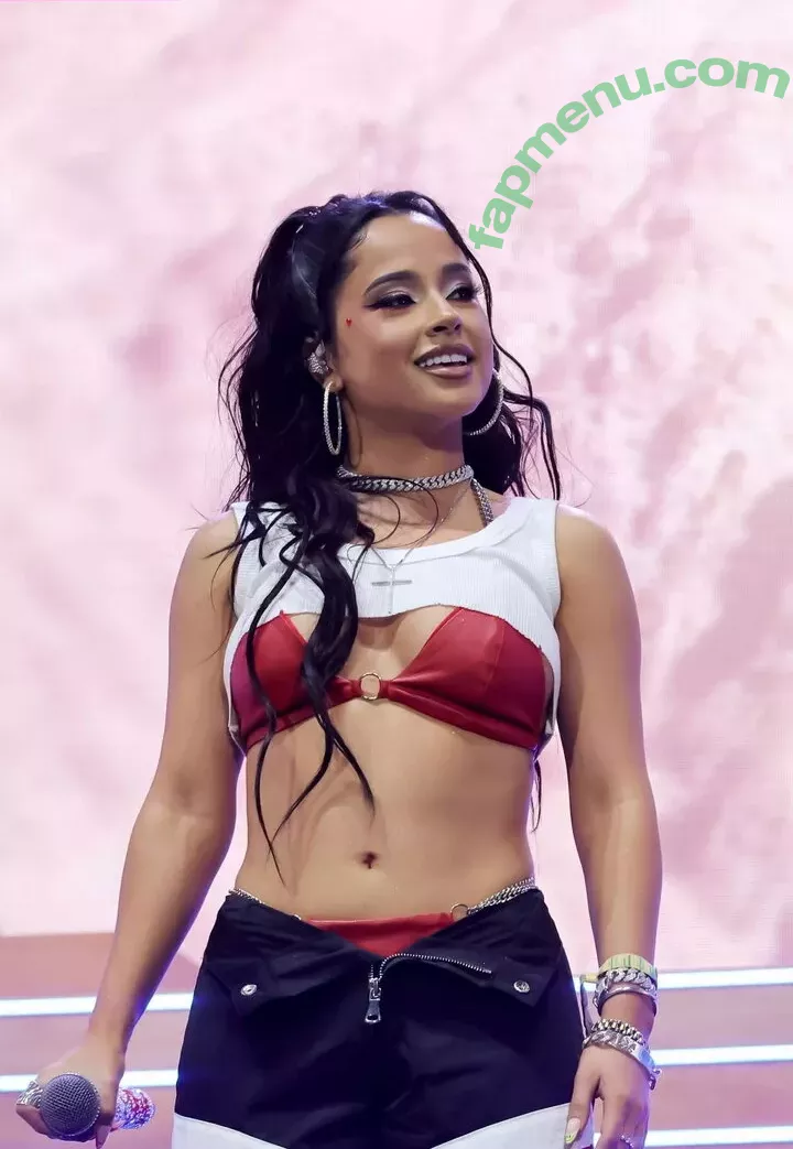 Becky G nude photo #1599 (Reggaeton singer / iambeckyg / missbeckyfeet)