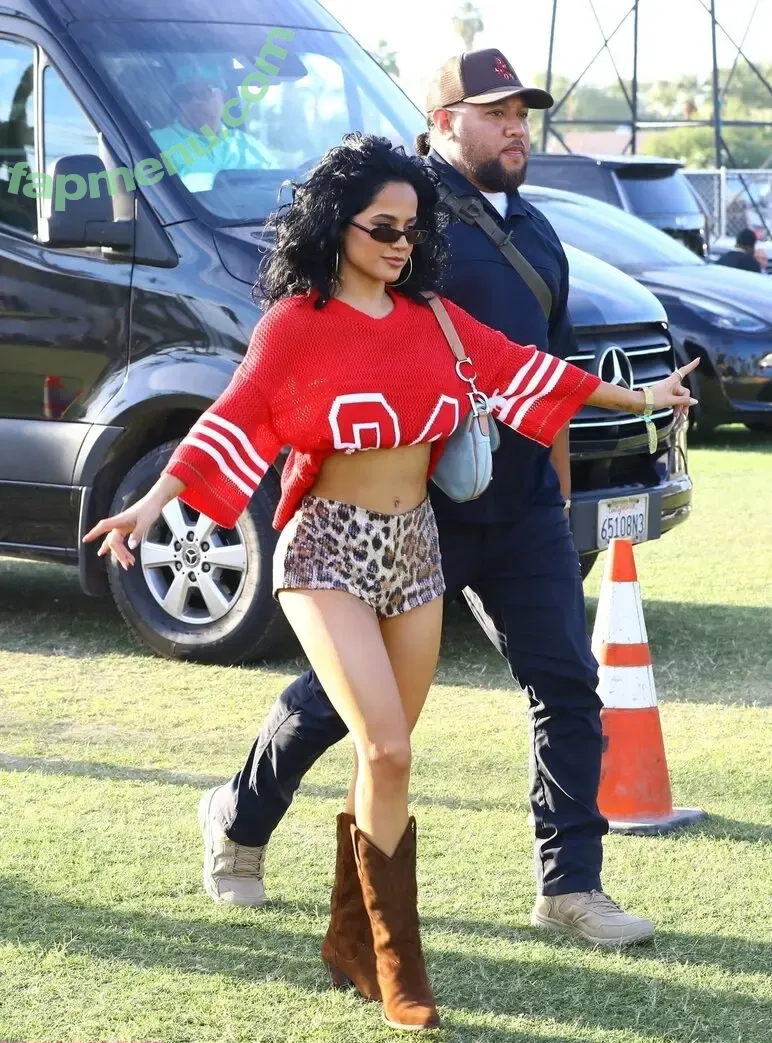 Becky G nude photo #1823 (Reggaeton singer / iambeckyg / missbeckyfeet)