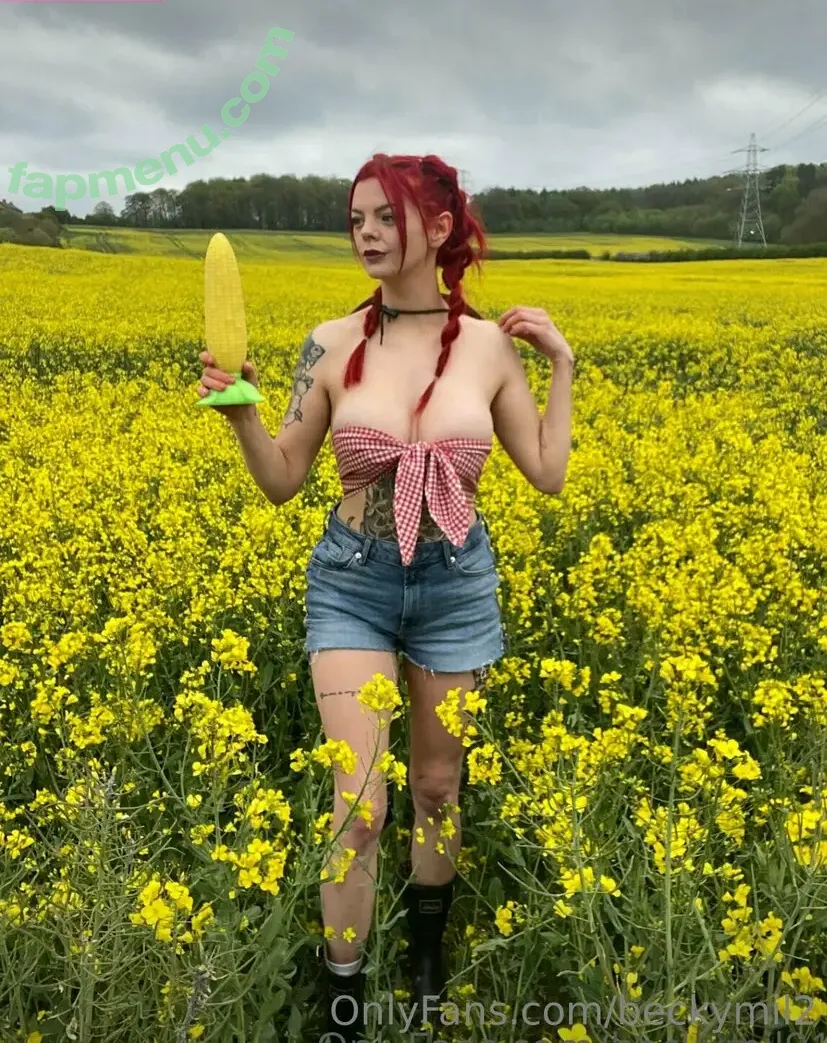 beckymil2 nude photo #0006 (beckymil1_)