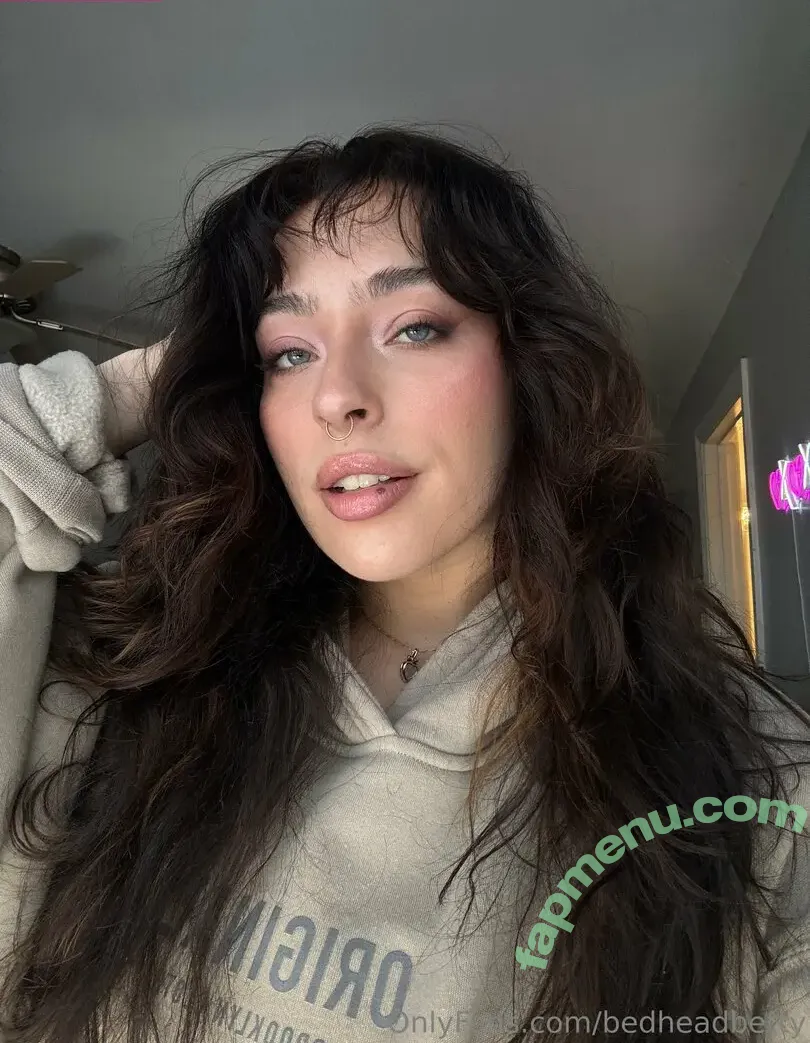 bedheadbetty nude photo #0168 (molla_gator_)