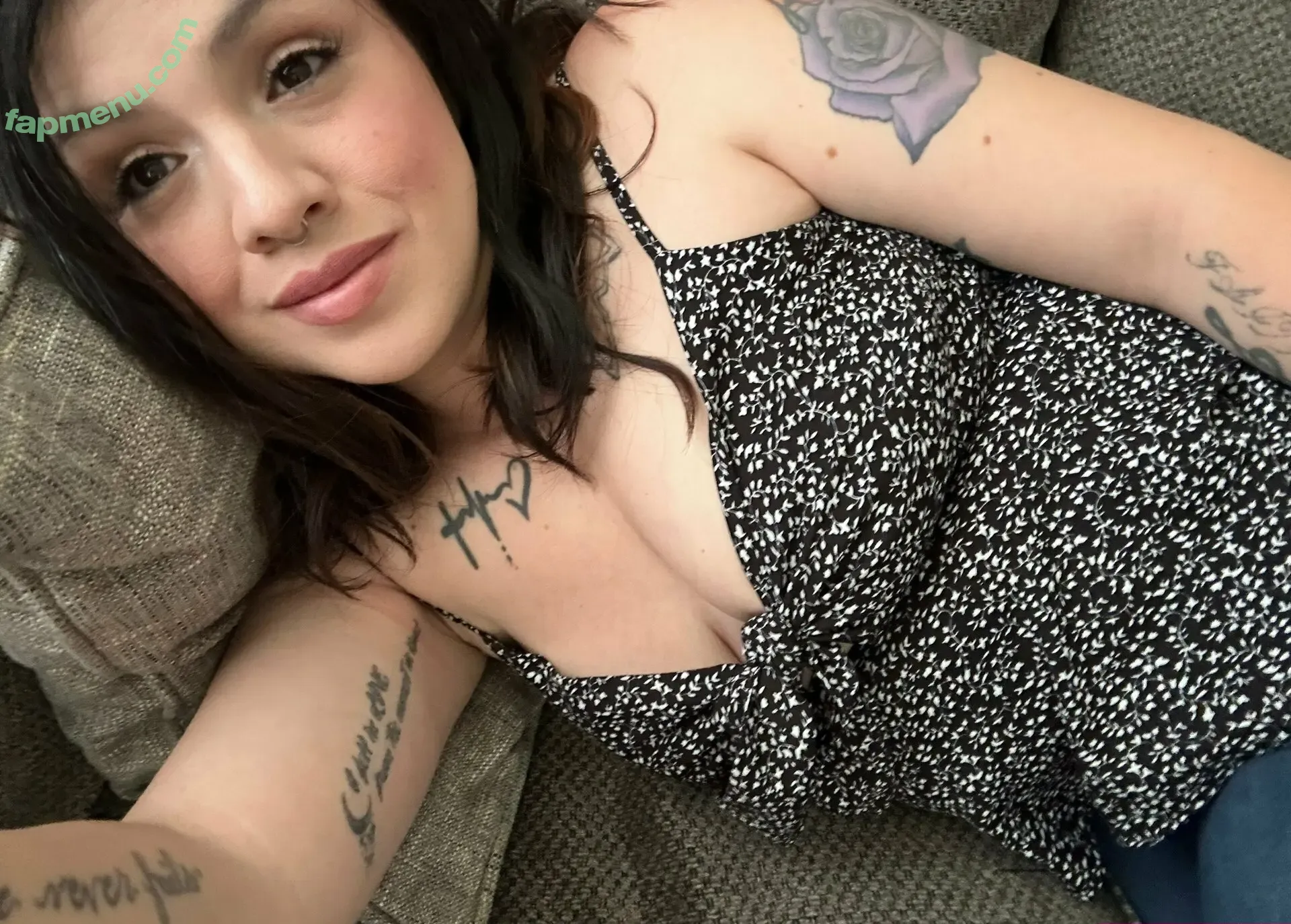 bee-k19 nude photo #0021 (bee.k19)