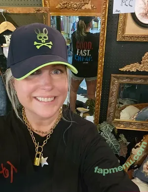 bee88i / bee_bowve88 nude photo #0366