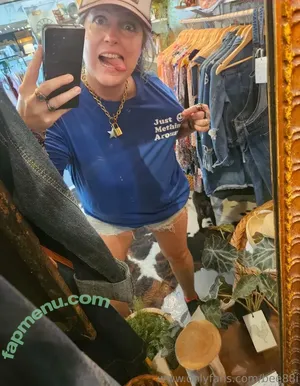 bee88i / bee_bowve88 nude photo #0370