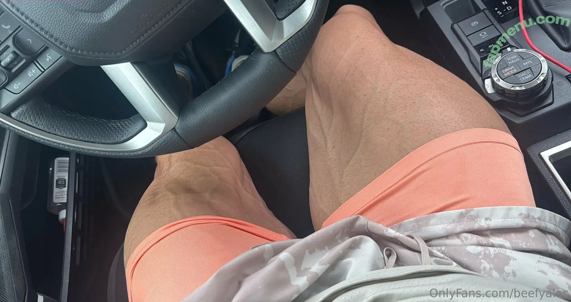 beefyalec nude photo #0007 (beefyalec)