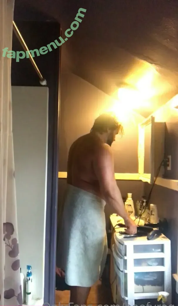 beefyrog nude photo #0002 (beefyrog)