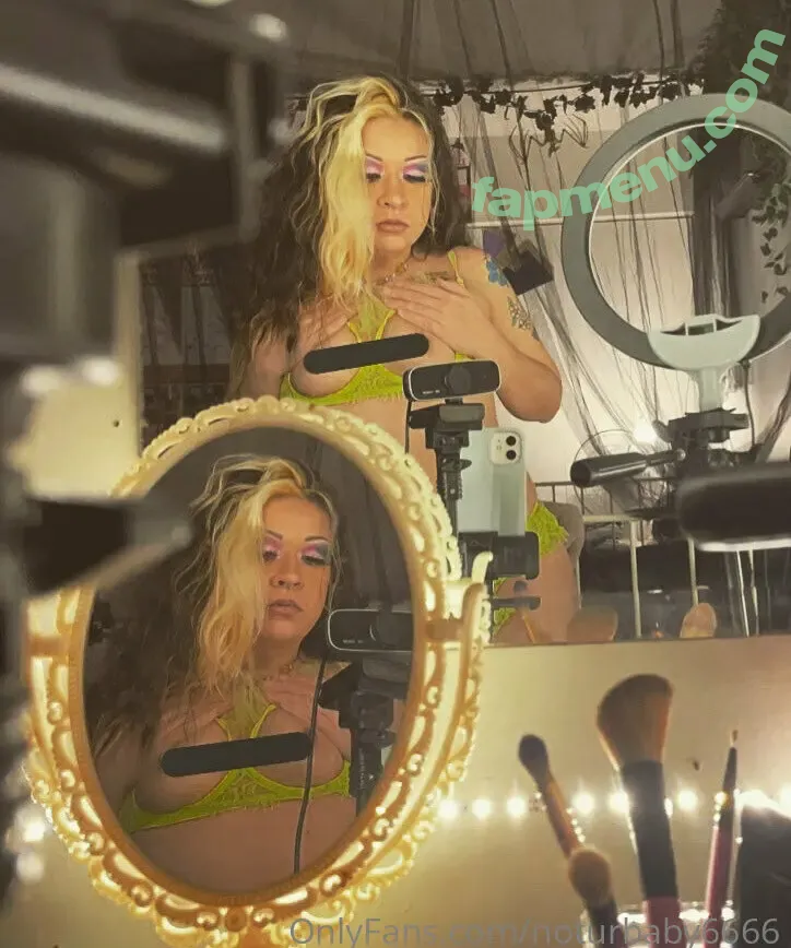 beesunshine666 nude photo #0006 (beesunshiney)