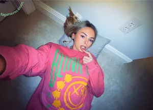 Beez ASMR / beezasmr nude photo #0015