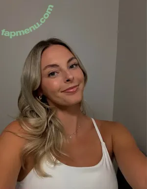 Beez ASMR / asmrmaddy / beezasmr nude photo #0184