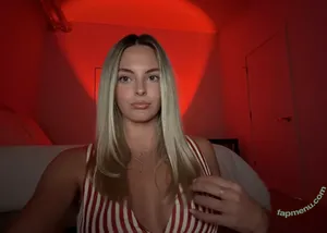 Beez ASMR / asmrmaddy / beezasmr nude photo #0188