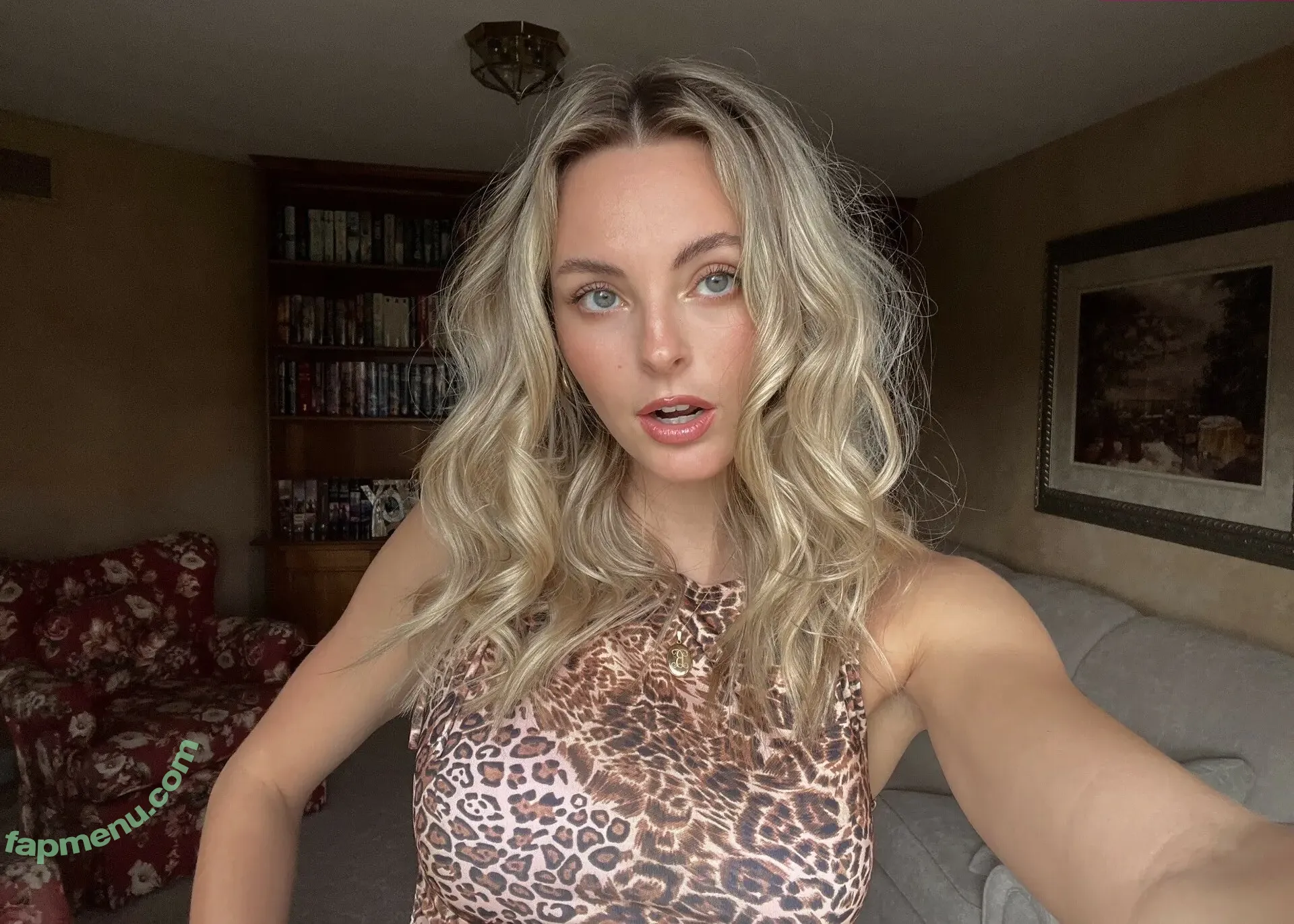 Beez ASMR nude photo #0020 (beezasmr)