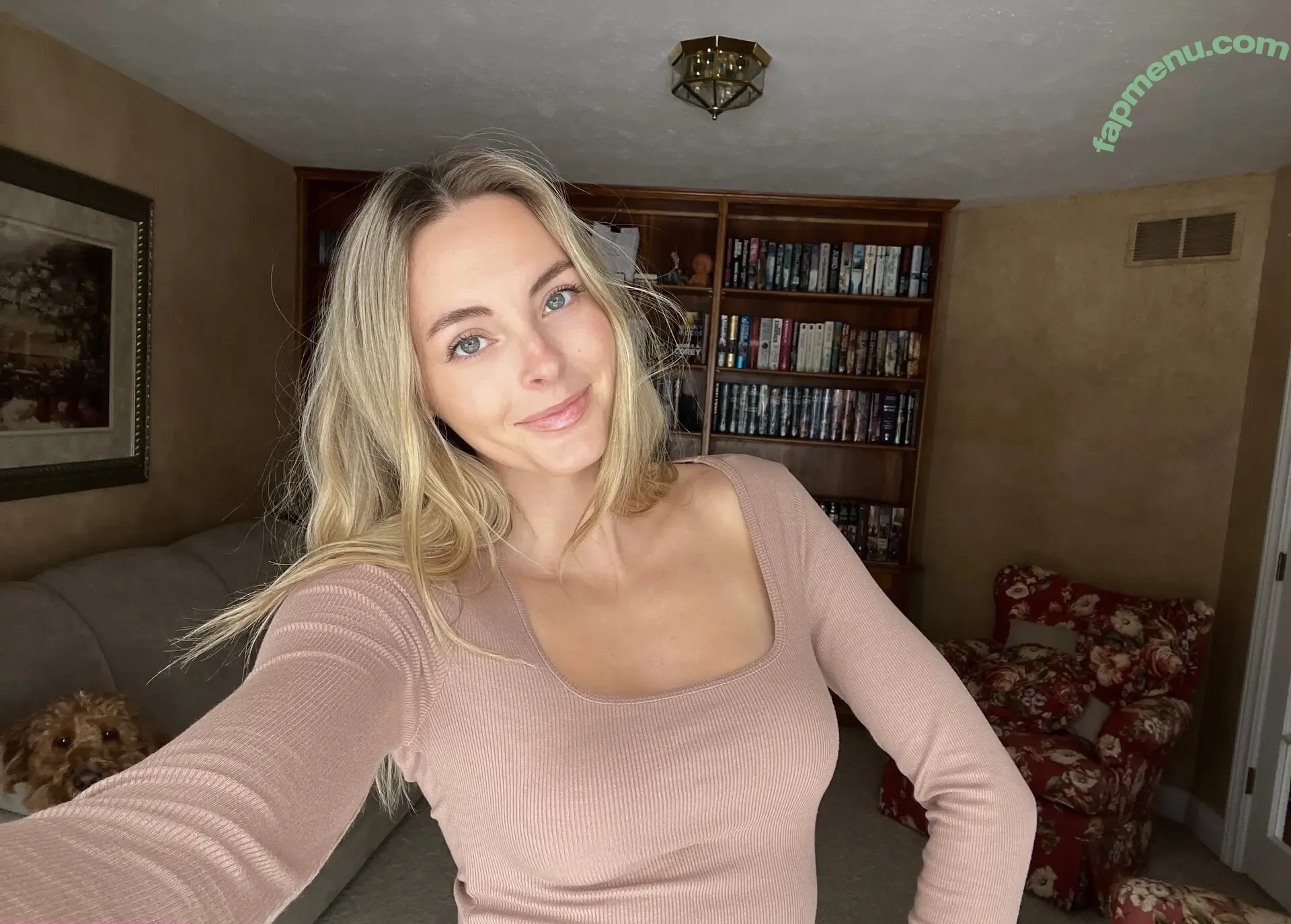 Beez ASMR nude photo #0029 (beezasmr)