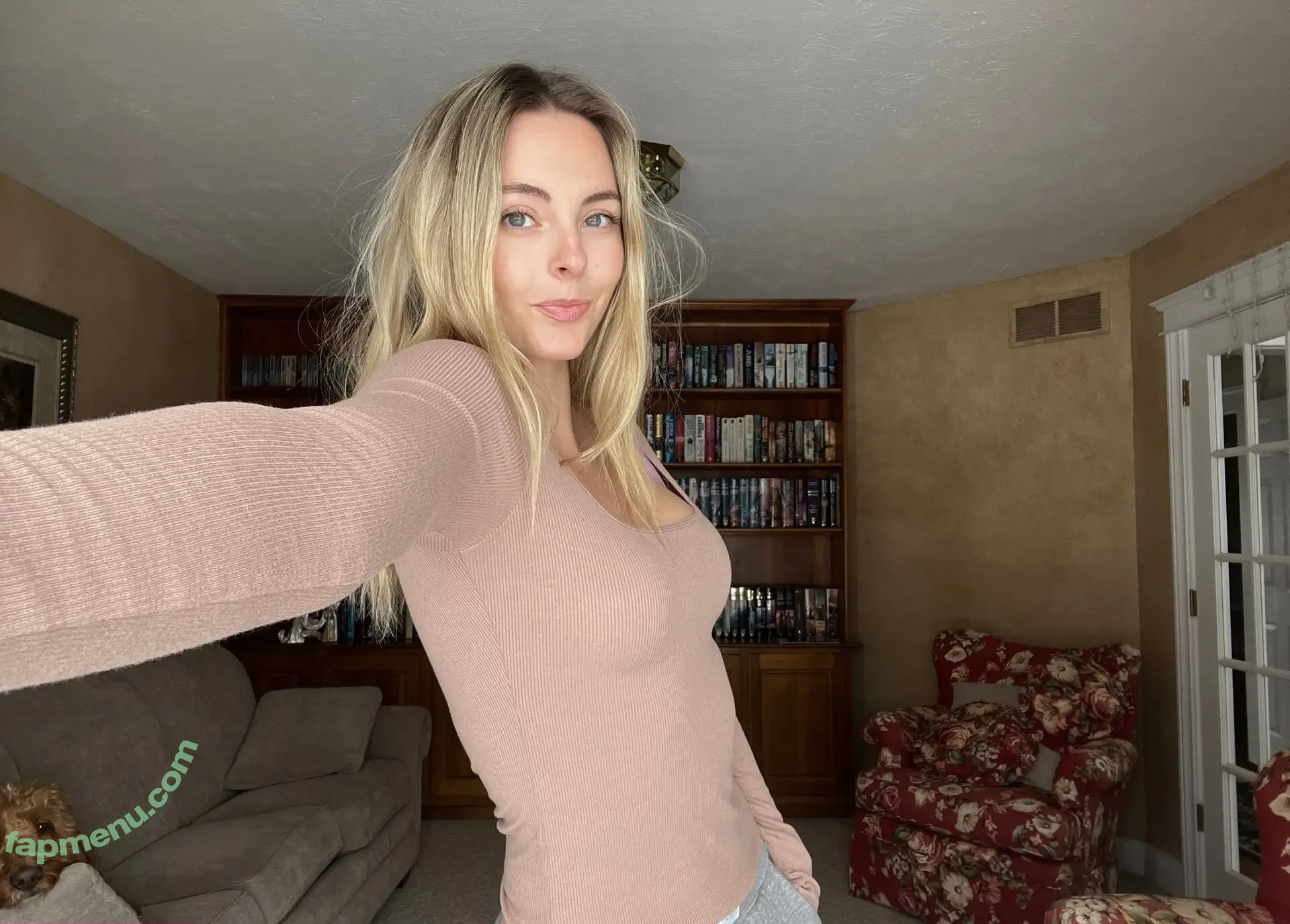 Beez ASMR nude photo #0030 (beezasmr)
