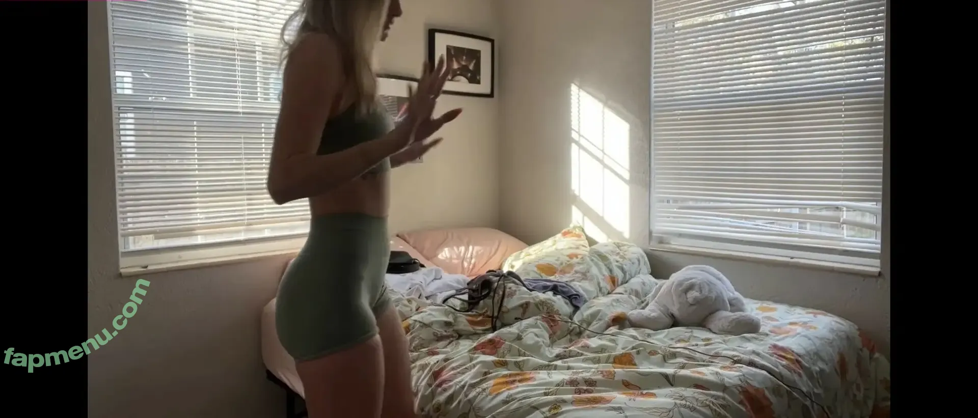Beez ASMR nude photo #0054 (beezasmr)