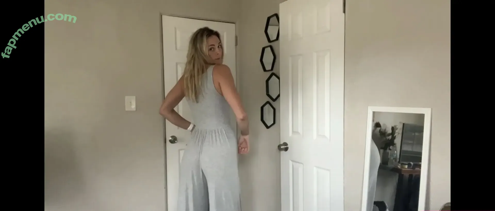 Beez ASMR nude photo #0074 (beezasmr)