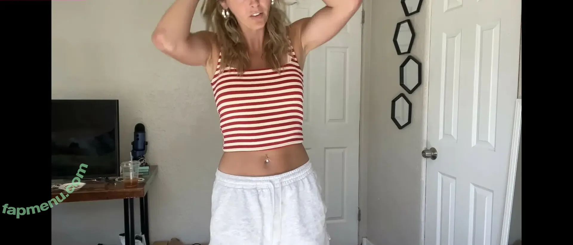 Beez ASMR nude photo #0129 (beezasmr)