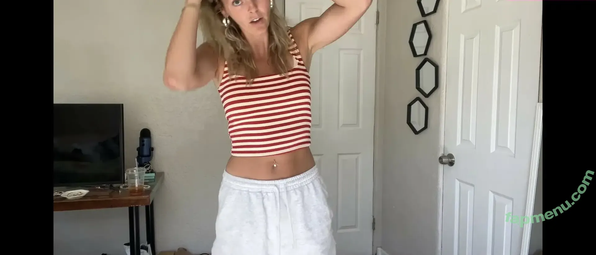 Beez ASMR nude photo #0130 (beezasmr)