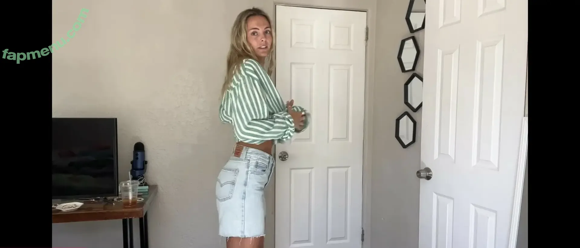 Beez ASMR nude photo #0152 (beezasmr)