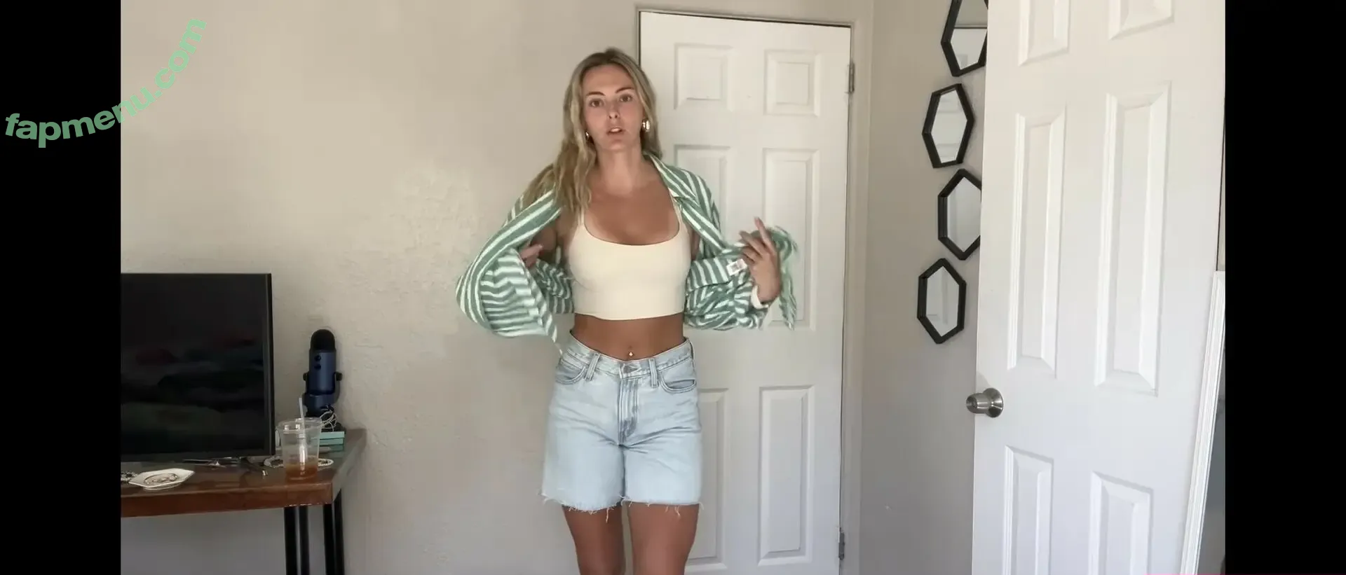 Beez ASMR nude photo #0155 (beezasmr)
