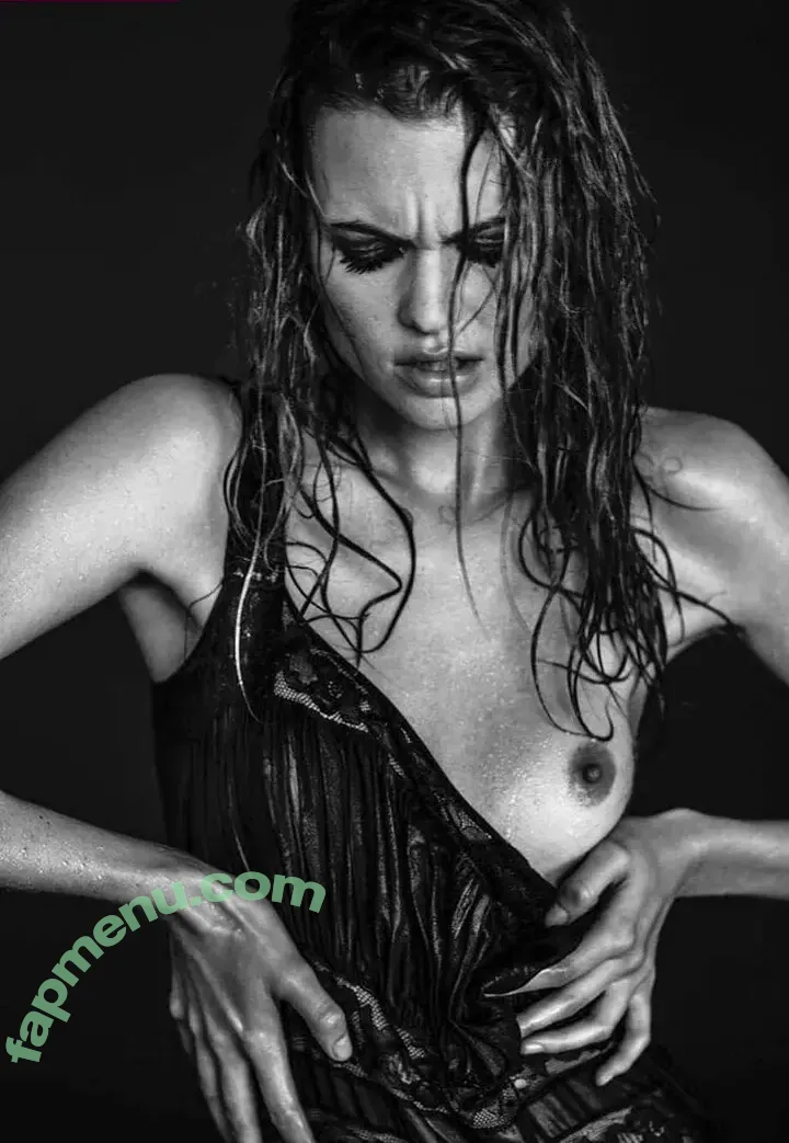 Behati Prinsloo nude photo #0008 (behatiprinsloo)