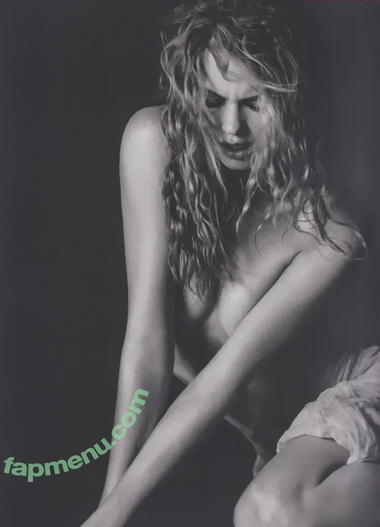 Behati Prinsloo nude photo #0017 (behatiprinsloo)