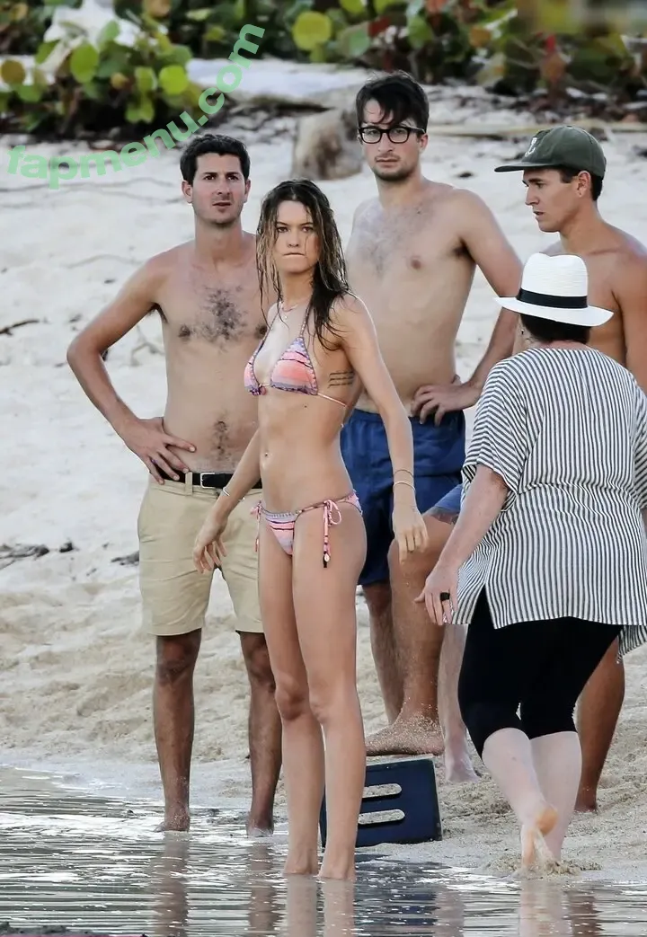 Behati Prinsloo nude photo #0072 (behatiprinsloo)
