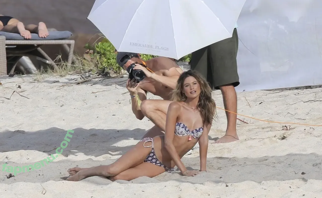 Behati Prinsloo nude photo #0074 (behatiprinsloo)
