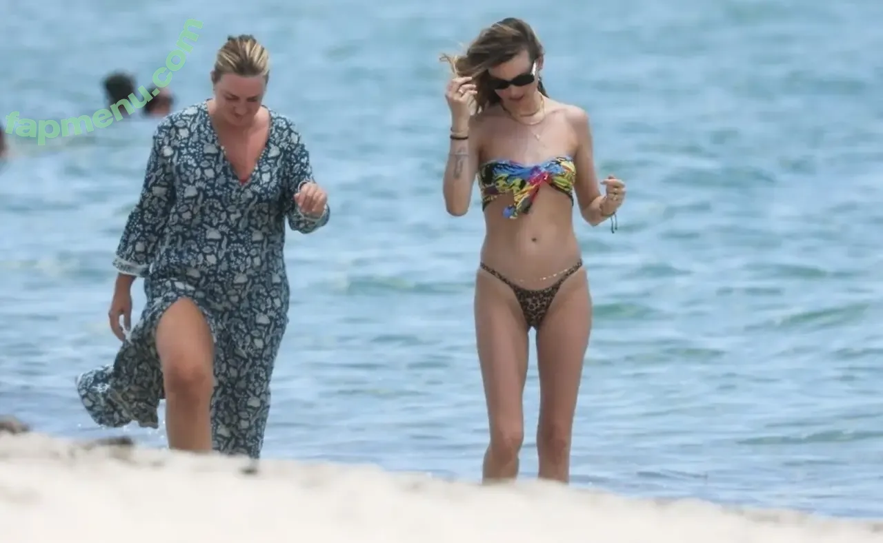 Behati Prinsloo nude photo #0221 (behatiprinsloo)