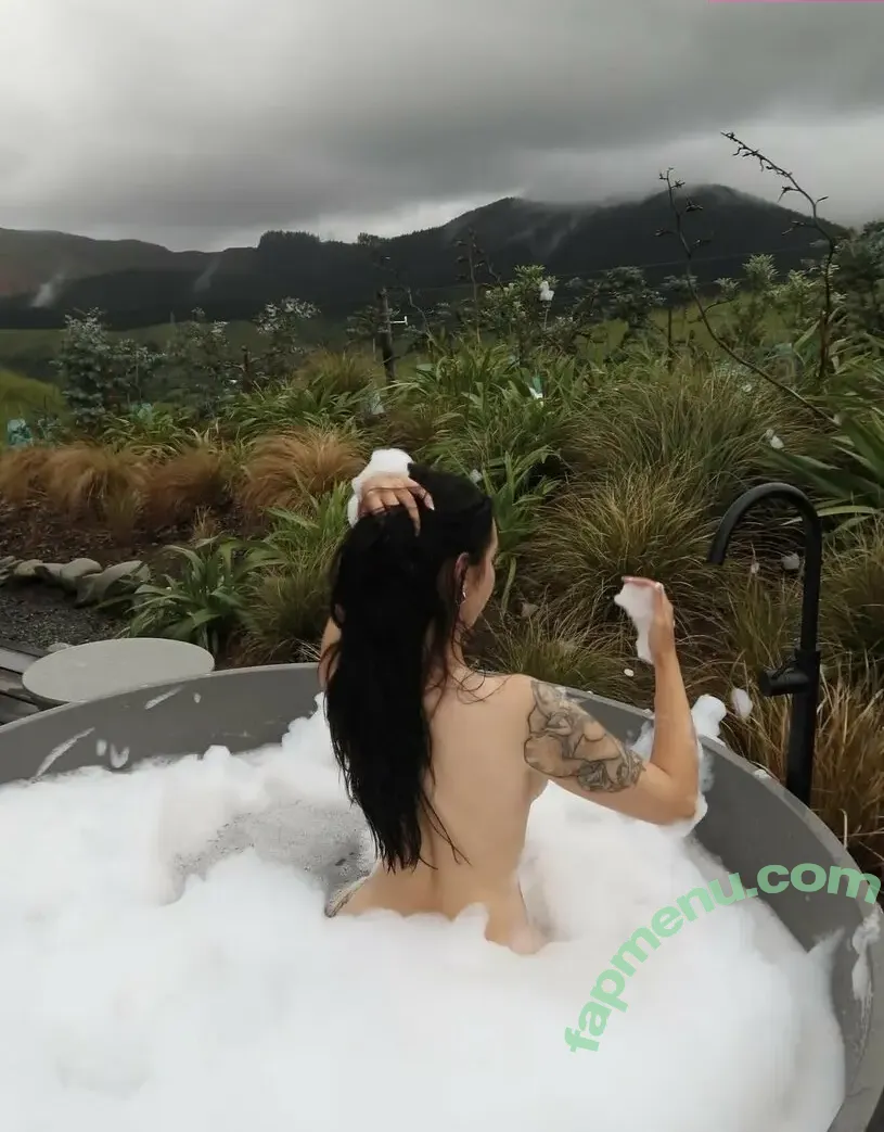 Beke Jacoba nude photo #0800 (. / BekeCosplay / bekejacoba / stormjacoba)