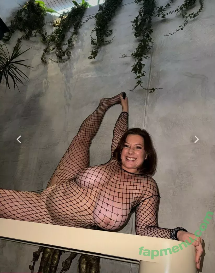 Bel Larcombe / Slice_of_salami_ nude photo #0297 (Bel Larcombe slice_of_salami_ / bel_larcombe_)
