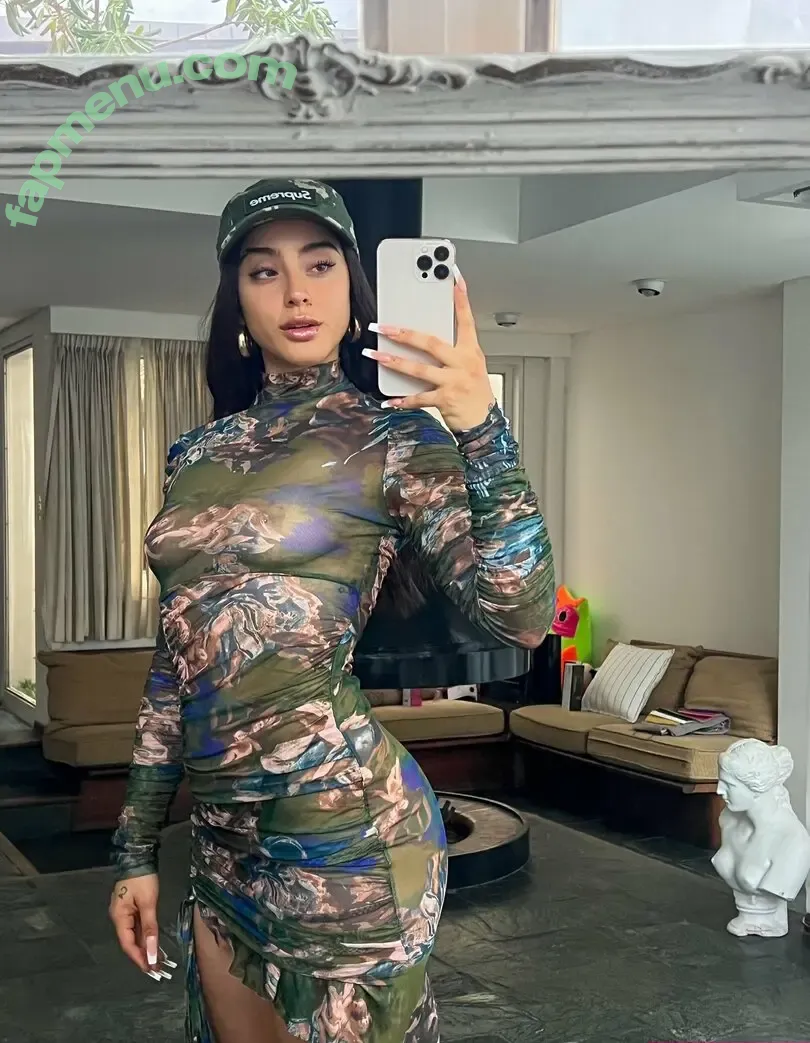 Belenegri nude photo #0168 (La Chilena / Lachilenabelu)