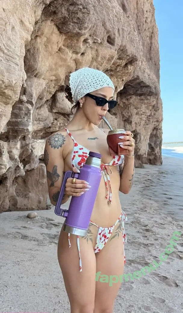 Belenegri nude photo #0181 (La Chilena / Lachilenabelu)