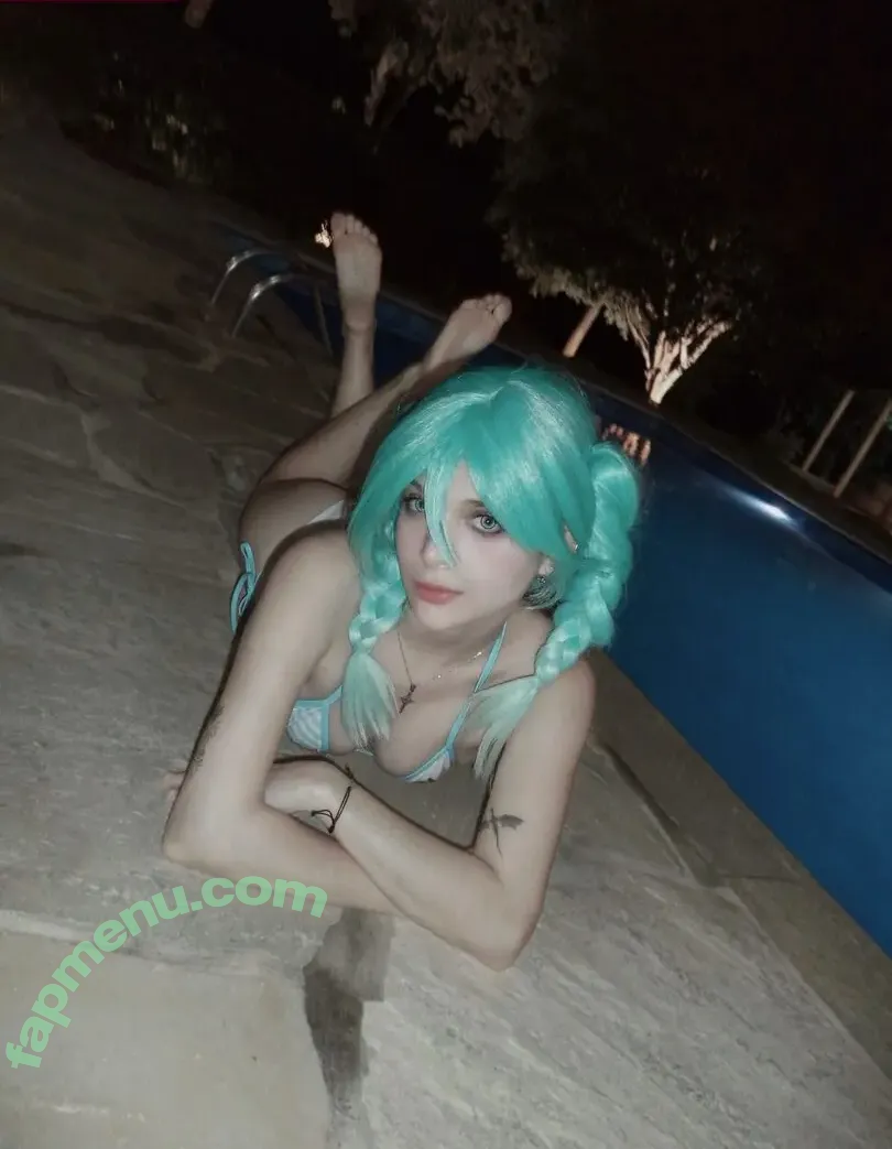 Bella nude photo #0047 (bellaboosxx / bellathorneoff / fittbadonk / noksbella)