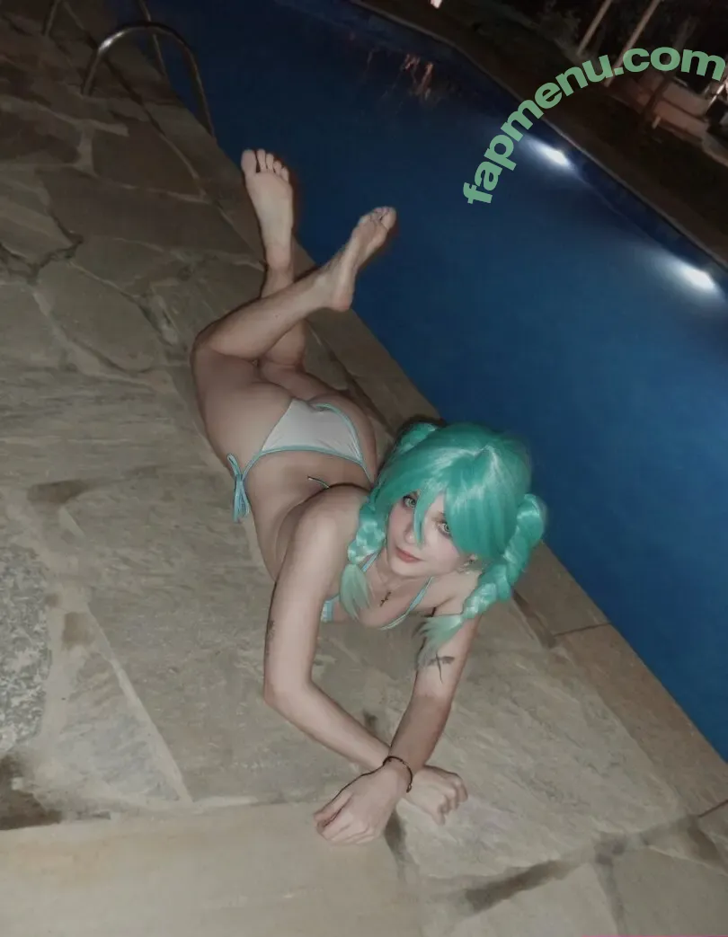 Bella nude photo #0050 (bellaboosxx / bellathorneoff / fittbadonk / noksbella)