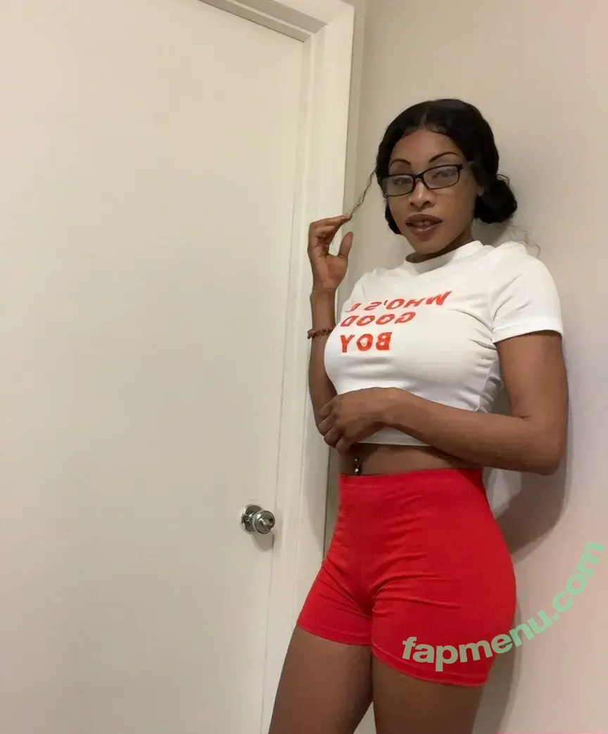 Bella Banks nude photo #0121 (iambellabankssss / slimwetbaby)