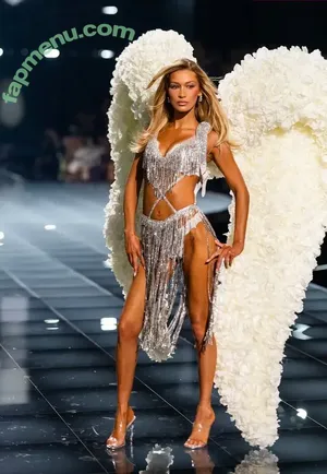 Bella Hadid / bellahadid nude photo #0092