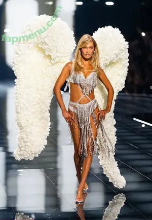 Bella Hadid / bellahadid nude photo #0093