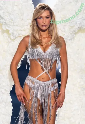 Bella Hadid / bellahadid nude photo #0094