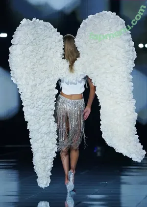 Bella Hadid / bellahadid nude photo #0118