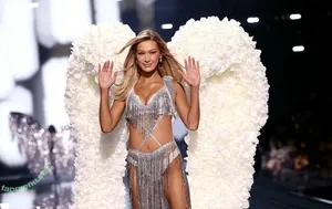 Bella Hadid / bellahadid nude photo #0122