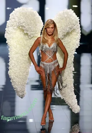 Bella Hadid / bellahadid nude photo #0124