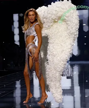 Bella Hadid / bellahadid nude photo #0126