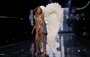 Bella Hadid / bellahadid nude photo #0128