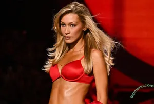 Bella Hadid / bellahadid nude photo #0138