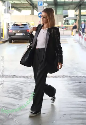 Bella Hadid / OfficialBellaHadid / bellahadid nude photo #0238